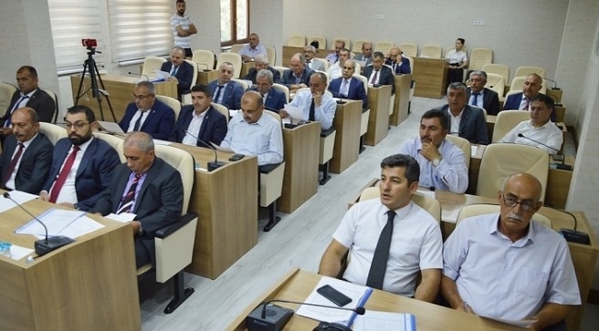 İL GENEL’DE 5 KOMİSYON KAPATILDI