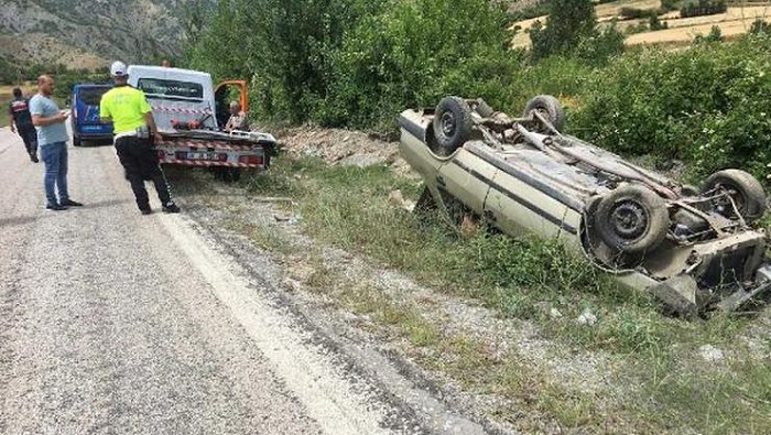 SÜRÜCÜ KAZADA AĞIR YARALANDI