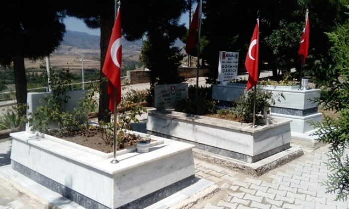 ŞEHİTLİKTE YENİLEME ÇALIŞMASI YAPILDI