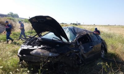 OTOMOBİL DEVRİLDİ: 2 AĞIR 3 YARALI