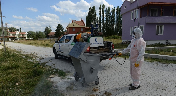 BELEDİYE’DEN SİNEKLE MÜCADELE SEFERBERLİĞİ