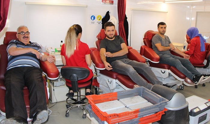 KIZILAY’IN KAN BAĞIŞINA YOĞUN İLGİ