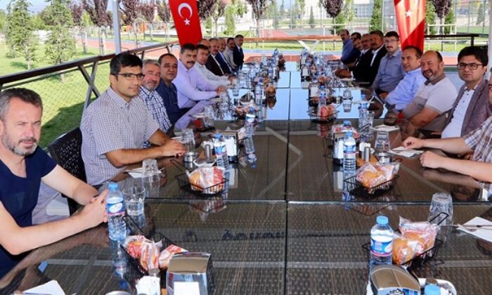 ALBAY BAŞBUĞ’A VEDA YEMEĞİ DÜZENLEDİLER