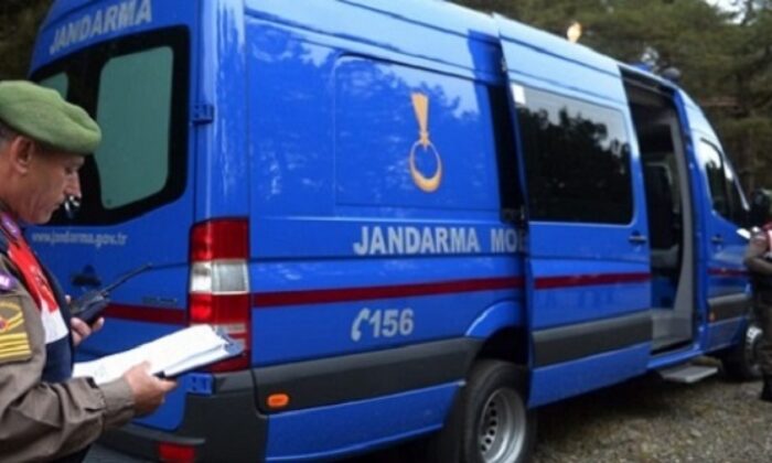 JANDARMA HER YERDE YAŞLI ADAMI ARIYOR