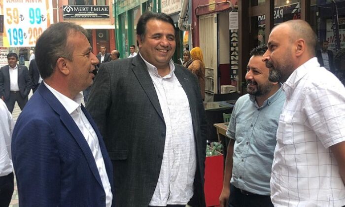 AK PARTİLİ VEKİLLER ESNAFI ZİYARET ETTİ