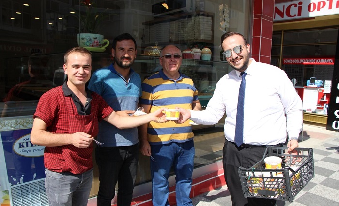 TİCARET VE SANAYİ ODASINDAN AŞURE İKRAMI