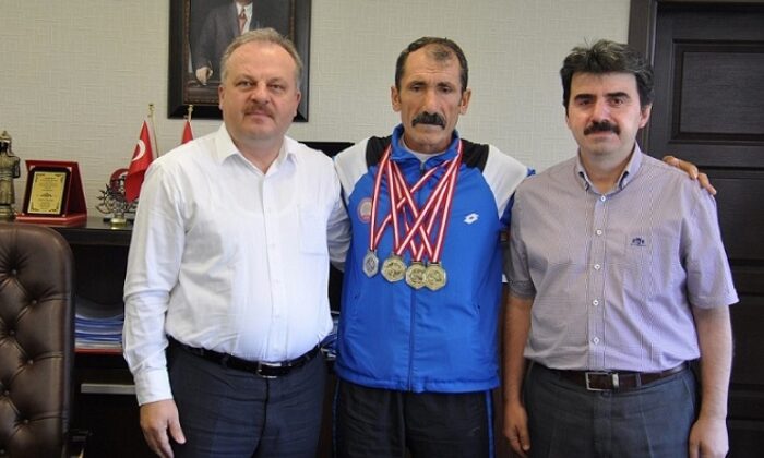 ATLETİZM’DE 4 ALTIN MADALYA KAZANDI