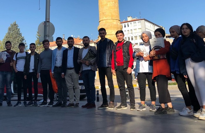 AK PARTİLİ GENÇLERDEN HAREKATA DESTEK
