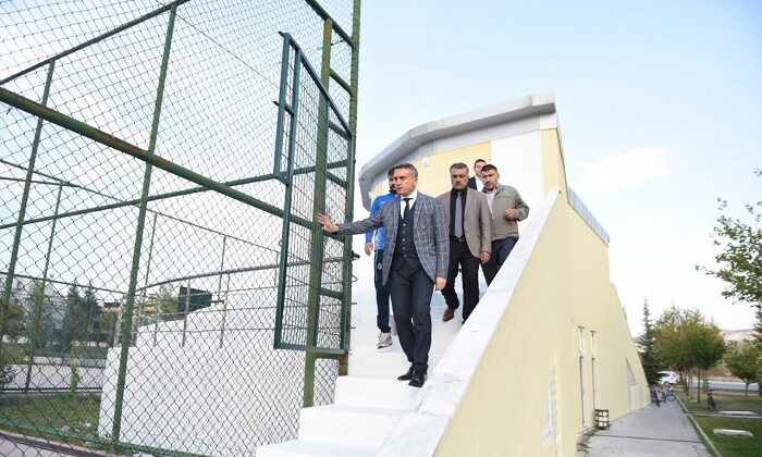 SPOR TESİSLERİNDE İNCELEMELERDE BULUNDU