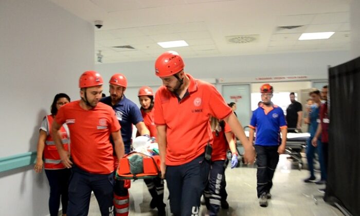 HASTANEDE DEPREM TATBİKATI YAPILDI