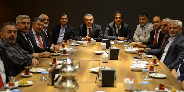 BELEDİYE MUHTARLAR GÜNÜNÜ KUTLADI