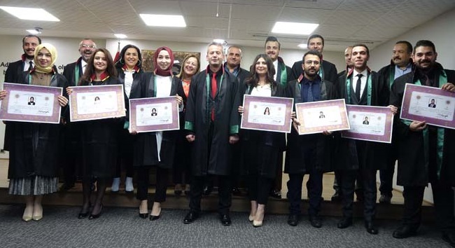 7 AVUKAT CÜBBE GİYDİ YEMİN ETTİ