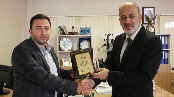 REKOR BAĞIŞÇIYA TEŞEKKÜR PLAKETİ