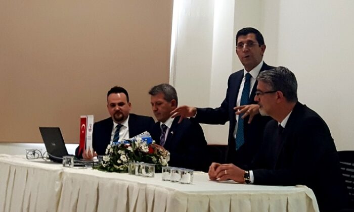 MESLEKİ TECRÜBELERİNİ ÖĞRENCİLERE AKTARDI