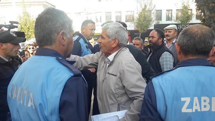 BELEDİYEYE ‘BAZ İSTASYONU’ TEPKİSİ