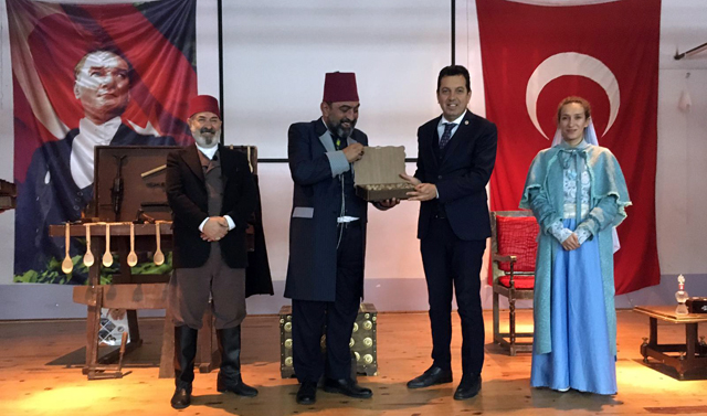 ‘USTA’ OĞUZLAR’DA SAHNELENDİ!