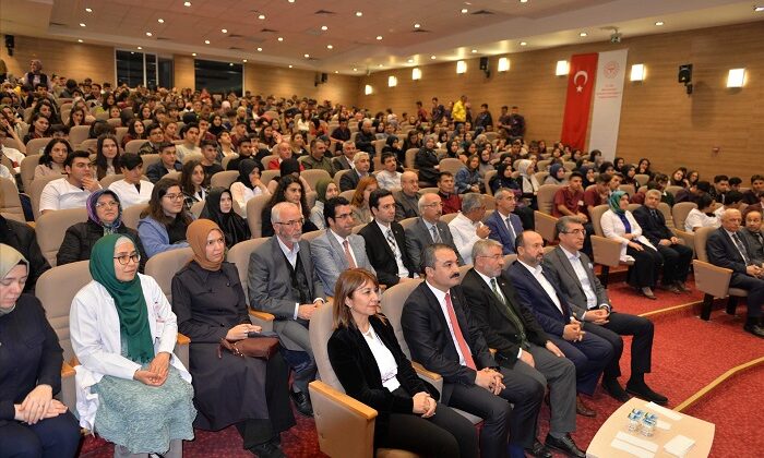 HİTİT’DE GENÇLİK VE BAĞIMLILIK KONFERANSI