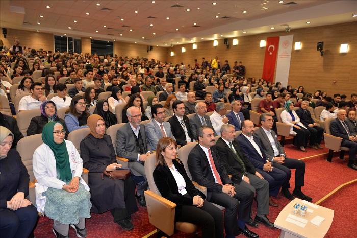 HİTİT’DE GENÇLİK VE BAĞIMLILIK KONFERANSI