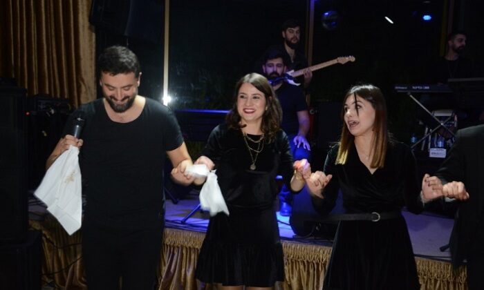 BİLGİ KOLEJİNDEN ŞANLI KUTLAMA