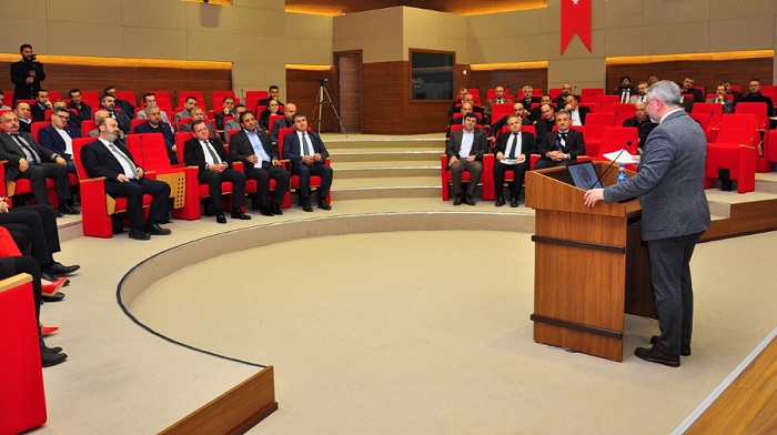 MECLİS ÜYELERİNE PROJELERİNİ ANLATTI