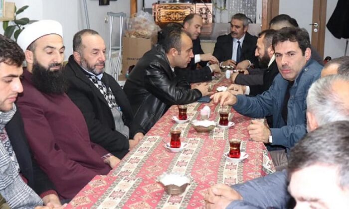 CAMİ CEMAATİ İLE SOHBET ETTİLER