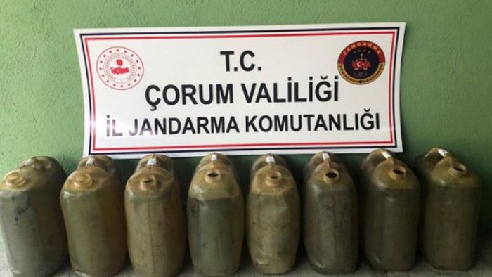 JANDARMA’DAN KAÇAK AKARYAKIT BASKINI