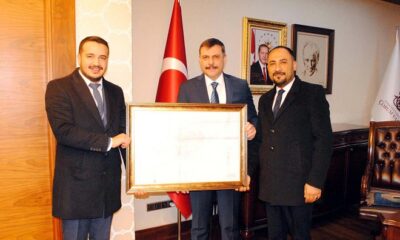 ÇORUM’UN İLK HARİTASINI HEDİYE ETTİLER