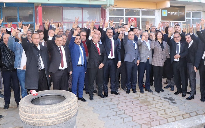 ORTAKÖY MHP’DE DEVİR TESLİM