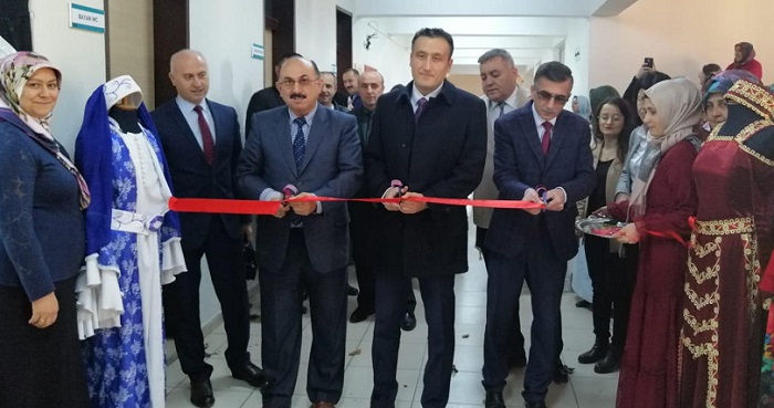 HALK EĞİTİMDE SONBAHAR TEMALI SERGİ