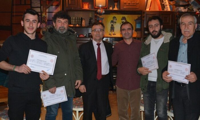 BAĞLAMA YAPIMCISI KURSU SONA ERDİ