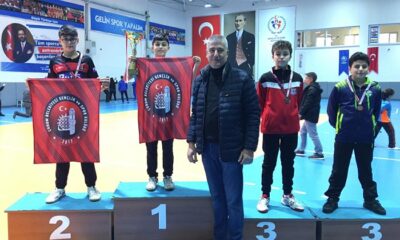 MASA TENİSİNDE ŞAMPİYON OLDULAR