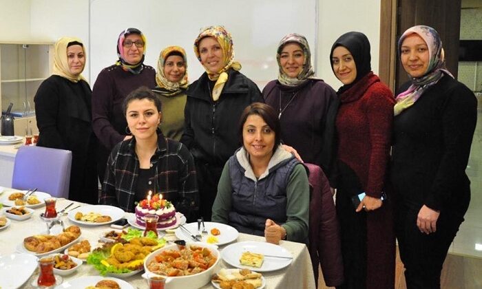 BAHÇELİEVLER KKSM’DEN PASTALI KUTLAMA