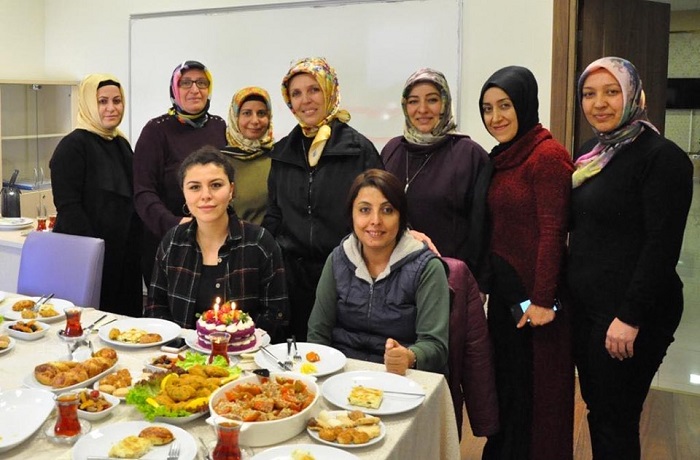 BAHÇELİEVLER KKSM’DEN PASTALI KUTLAMA