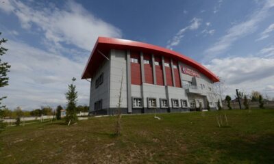 BELEDİYE’NİN SPOR TESİSLERİ AÇILIŞA HAZIR