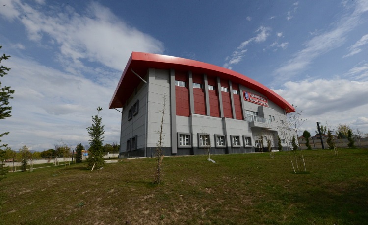 BELEDİYE’NİN SPOR TESİSLERİ AÇILIŞA HAZIR