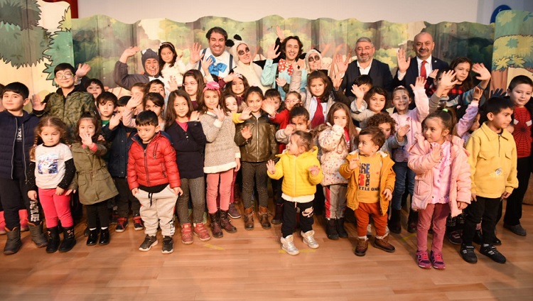 BELEDİYEDEN ÇOCUKLARA TATİL HEDİYESİ