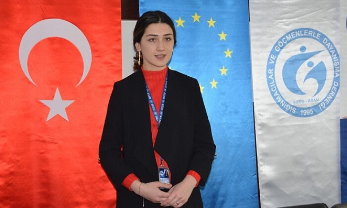 MÜLTECİLER İLE İLGİLİ KONFERANS DÜZENLENDİ