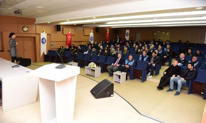 BELEDİYE PERSONELİNE EĞİTİM SEMİNERİ