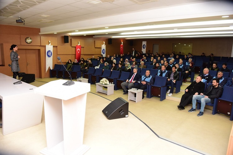 BELEDİYE PERSONELİNE EĞİTİM SEMİNERİ