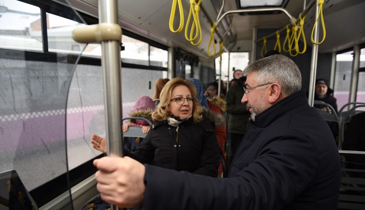 HALK OTOBÜSÜNDE VATANDAŞLARLA SOHBET