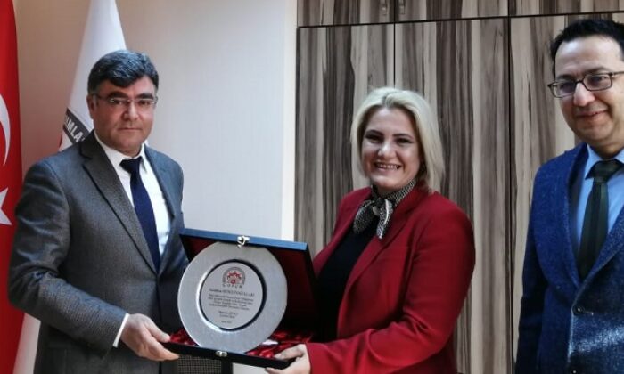 GÖREV SÜRESİ DOLANLARA PLAKET
