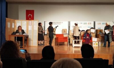KADIN KURSİYERLERDEN TİYATRO OYUNU