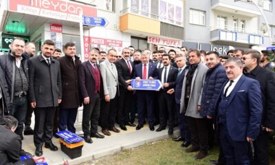 YENİ TABELALAR TÖRENLE TAKILDI