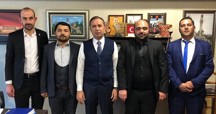 CEYLAN GENÇLERİ KABUL ETTİ
