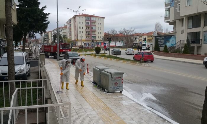 ATA VE CEMİLBEY CADDELERİ YIKANDI