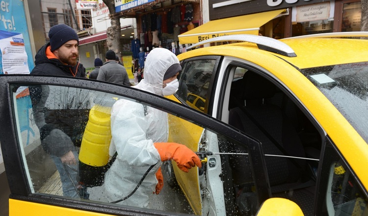 TİCARİ TAKSİLER DEZENFEKTE EDİLİYOR