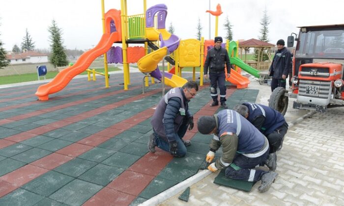 BELEDİYE PARKLARI BAHARA HAZIRLANIYOR