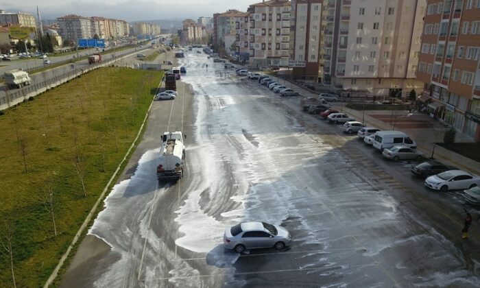 PAZAR YERİ YIKANDI DEZENFEKTE EDİLDİ