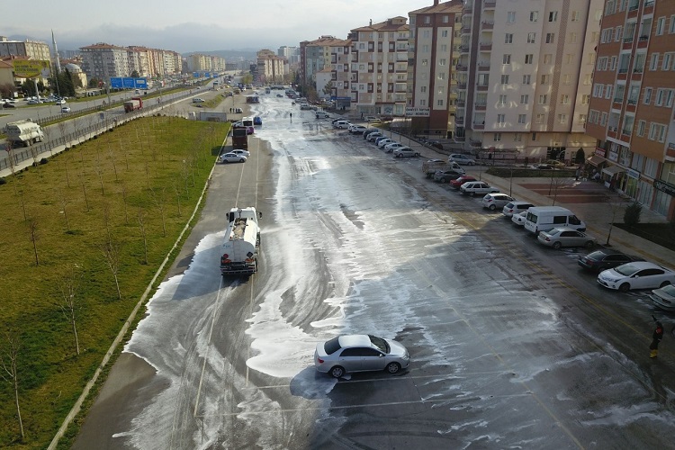 PAZAR YERİ YIKANDI DEZENFEKTE EDİLDİ