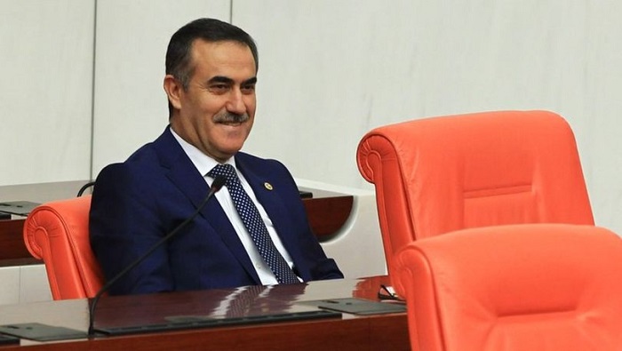 İHSAN ÖZKES BABASINI KAYBETTİ